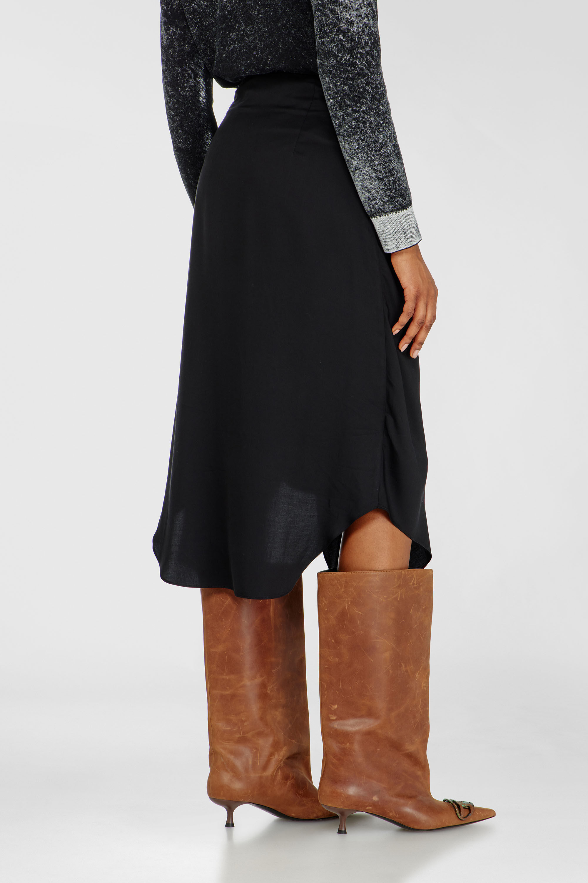 Diesel - O-TALI, Woman's Skirt in fluid cupro with front knot in Black - 4