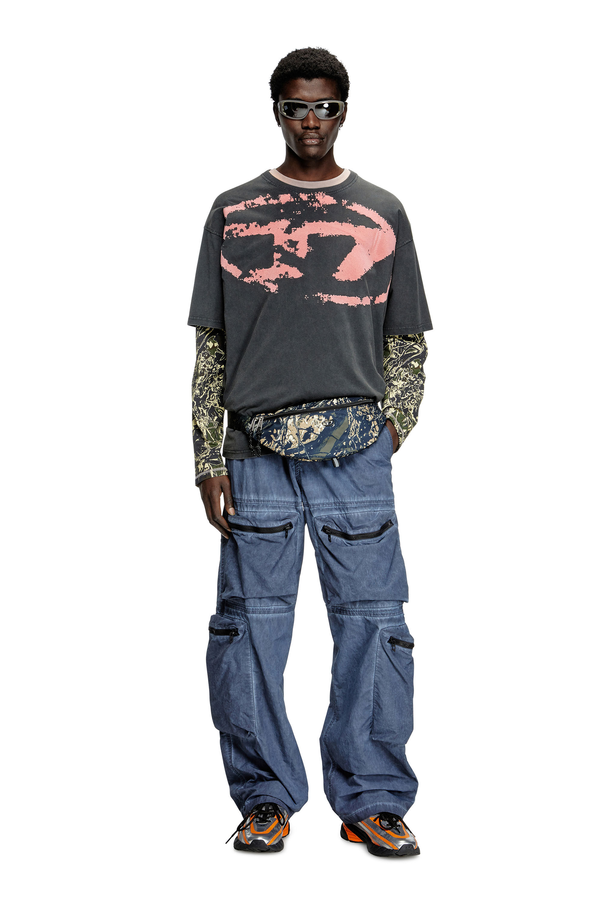 Diesel - T-BOXT-R21, Man's Acid-wash T-shirt with flocked Oval D logo in Black - 1