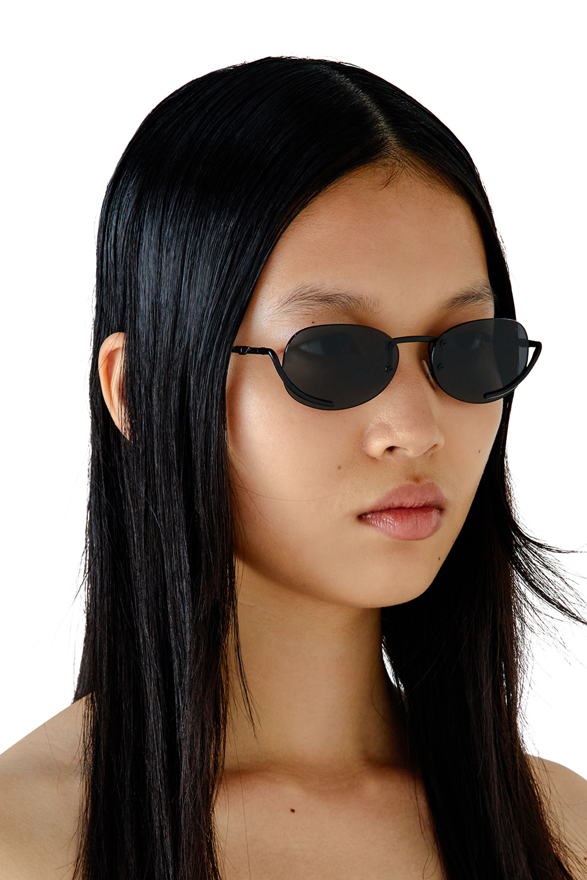 ODIUM blackl ブラックメタル Women's Oval sunglasses | Black | Diesel