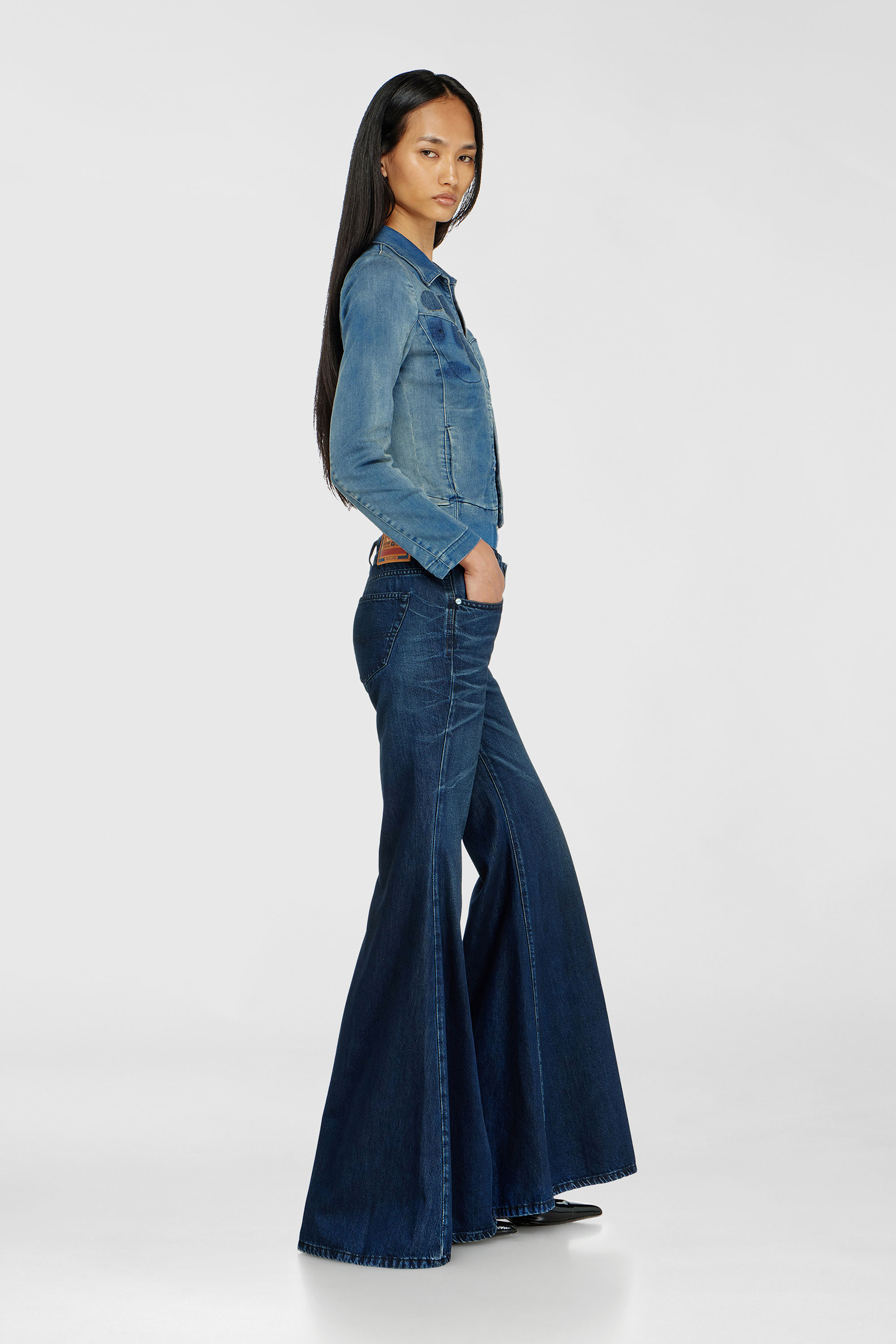 Diesel - Woman's Flare Jeans 1970 D-Bleess 09N21, Dark Blue - 2