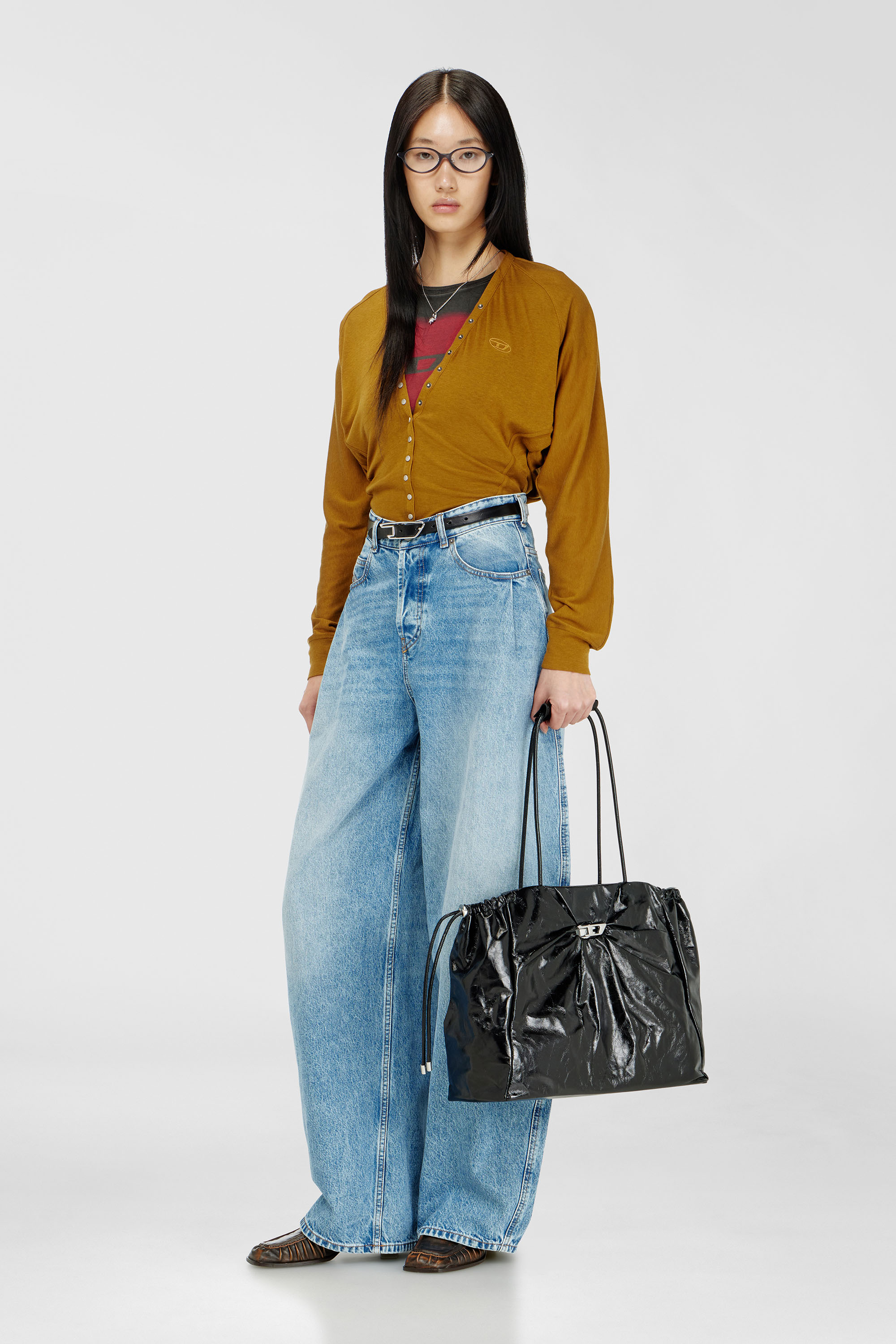 Diesel - SCRUNCH-D TOTE E/W, Woman's Scrunch-D - Tote bag in shiny wrinkled leather in Black - 2